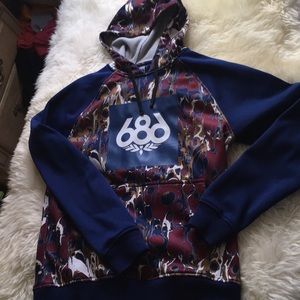 686 snowboarding hoodie
